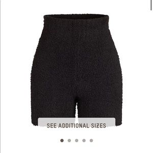 SKIMS Cozy Knit Short S/M in Onyx NWT